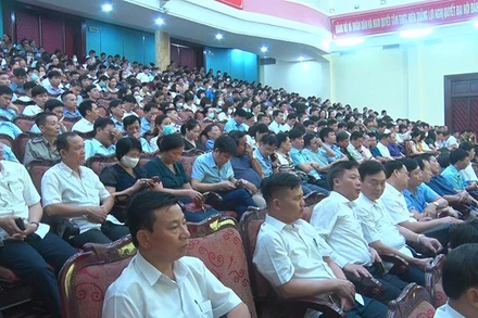 Các đại biểu dự hội nghị.