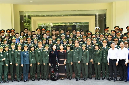 Các đại biểu dự gặp mặt.