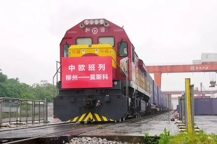 Chuyến tàu chở hàng khởi hành từ thành phố Liễu Châu, Quảng Tây, Trung Quốc đến Moskva, Nga. (Ảnh: Nhân dân nhật báo)