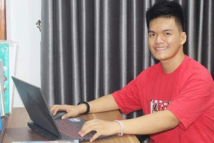 Trương Khánh Hưng trước ngày lên đường sang Mỹ du học.