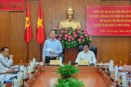 Đồng chí Trần Tuấn Anh phát biểu tại buổi làm việc.