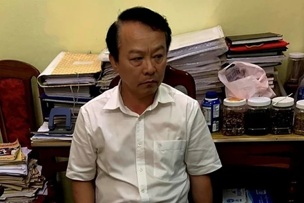 Ông Võ Đình Sớm, Thẩm phán Tòa án nhân dân tỉnh Gia Lai bị bắt vì tội nhận hối lộ.