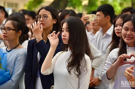 [Ảnh] Khoảnh khắc cảm xúc khi chia tay tuổi học trò