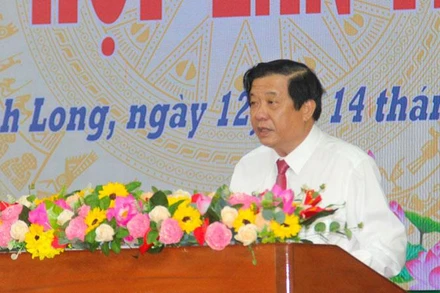 Đồng chí Bùi Văn Nghiêm, Ủy viên Trung ương Đảng, Chủ tịch Hội đồng nhân dân tỉnh, Bí thư Tỉnh ủy Vĩnh Long phát biểu khai mạc. (Ảnh: BÁ DŨNG)