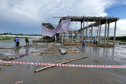 Công trình Trung tâm văn hóa-thể thao-truyền hình thị xã Bình Minh có vốn đầu tư 99 tỷ đồng. (Ảnh: BÁ DŨNG) 