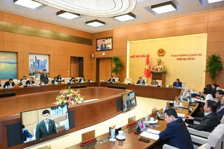 Phiên họp Ủy ban Thường vụ Quốc hội cho ý kiến về một số vấn đề lớn còn ý kiến khác nhau của dự án Luật Bảo vệ quyền lợi người tiêu dùng (sửa đổi).