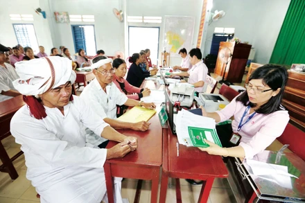 Ngân hàng Chính sách xã hội hiện đang duy trì giao dịch cố định tại 10435 Điểm giao dịch xã, phường, thị trấn trong toàn quốc.