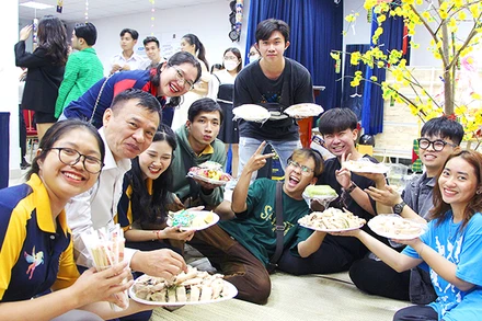 Sinh viên Trường đại học Gia Định tham gia chương trình Vui Tết xa nhà 2023.