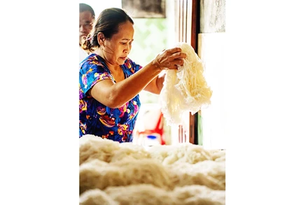 Sợi bún Vân Cù ngay sau khi ra lò.