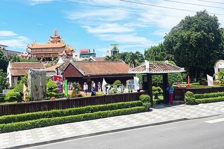 Tháng 5 thăm Trường Dục Thanh