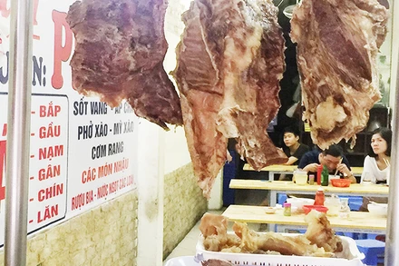 Một cửa hàng phở tại Hà Nội. Ảnh: NGUYỆT ANH