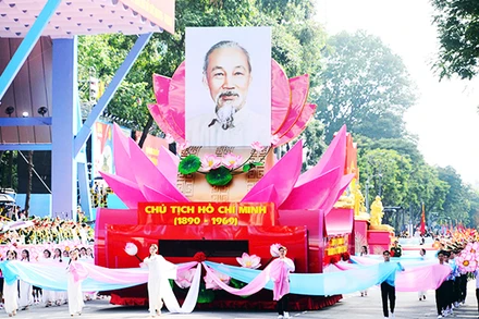 Hình ảnh của Bác luôn đồng hành cùng các sự kiện trọng đại của đất nước.