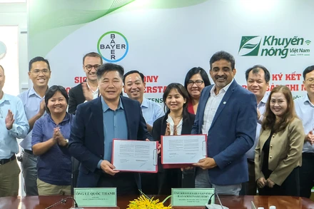 Lễ ký kết giữa Trung tâm Khuyến nông quốc gia và Công ty trách nhiệm hữu hạn Bayer Việt Nam.