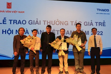 Tác giả trẻ cần đi tới tận cùng đam mê và trách nhiệm