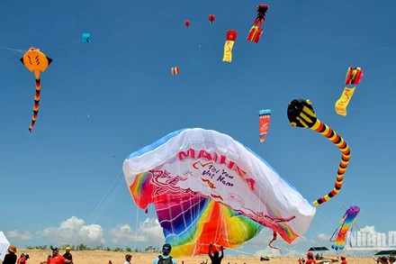 “Lễ hội Diều và diễu hành siêu xe” được tổ chức tại xã Hòa Thắng, huyện Bắc Bình, tỉnh Bình Thuận