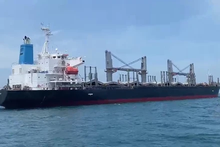 Tàu Nemrut Bay bị mắc cạn trên vùng biển Bình Thuận, cách cửa biển Lagi, khoảng 10 hải lý về phía đông nam.