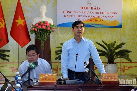 Bí thư Tỉnh ủy Bình Thuận Dương Văn An phát biểu tại buổi họp báo.