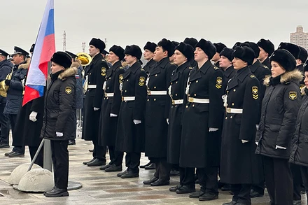 Buổi lễ diễn ra trang trọng trên bến sông Bắc của Moskva. (Ảnh: THÙY VÂN)