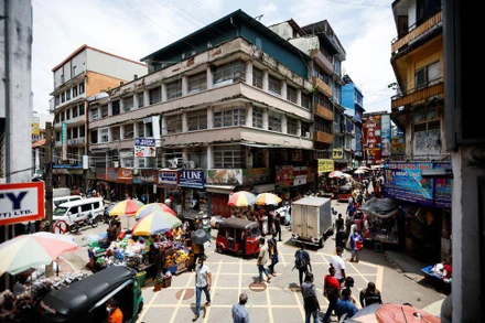 Khu thương mại ở thủ đô Colombo của Sri Lanka. (Ảnh REUTERS)
