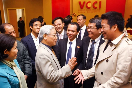 Tổng Bí thư Nguyễn Phú Trọng gặp gỡ đại diện cộng đồng doanh nghiệp, doanh nhân tại cuộc làm việc với Phòng Thương mại và Công nghiệp Việt Nam (VCCI), ngày 17/12/2011. Ảnh: Nguyễn Khánh
