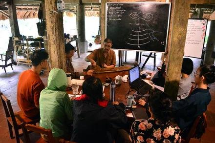 Henry Herbert tại dự án Lá Library ở Ninh Bình. 