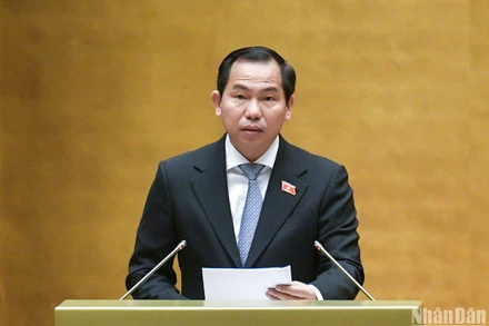 Các đại biểu Quốc hội dự phiên thảo luận ở hội trường tại Kỳ họp thứ 7, Quốc hội khóa XV. (Ảnh: ĐĂNG KHOA)