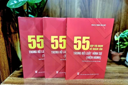 Cuốn sách “55 cặp tội danh dễ nhầm lẫn trong Bộ luật Hình sự (hiện hành)”.