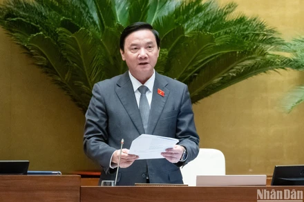 Phó Chủ tịch Quốc hội Nguyễn Khắc Định phát biểu bế mạc phiên chất vấn và trả lời chất vấn. (Ảnh: DUY LINH)