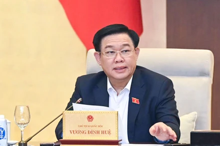 Chủ tịch Quốc hội Vương Đình Huệ phát biểu ý kiến tại phiên họp của Ủy ban Thường vụ Quốc hội chiều 15/11. (Ảnh: DUY LINH)