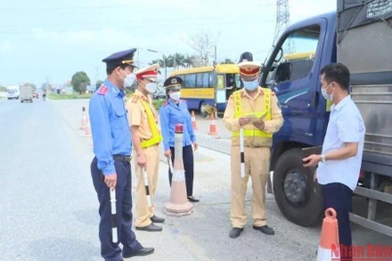 Nhiều xe chở quá tải trọng cho phép đã bị Trạm kiểm tra tải trọng xe tỉnh Thái Bình xử lý nghiêm.