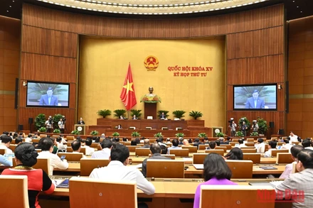 Một phiên thảo luận ở hội trường tại Kỳ họp thứ 4, Quốc hội khóa XV, Ảnh: THỦY NGUYÊN