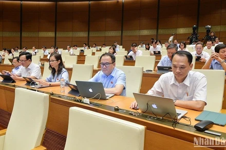 Các đại biểu Quốc hội dự phiên thảo luận về dự án Luật Phòng thủ dân sự chiều 24/5. (Ảnh: THỦY NGUYÊN)