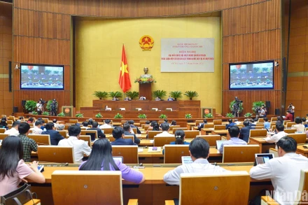 Quang cảnh phiên thảo luận về dự án Luật Đấu thầu (sửa đổi) chiều 5/4. (Ảnh: DUY LINH)