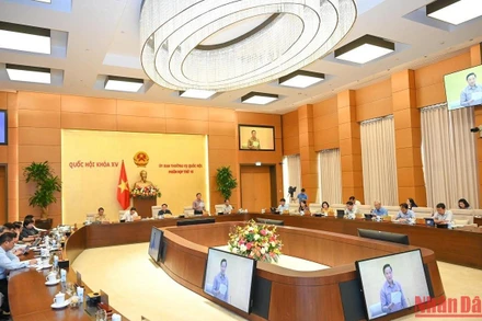Quang cảnh phiên họp Ủy ban Thường vụ Quốc hội sáng 15/9. (Ảnh: DUY LINH)