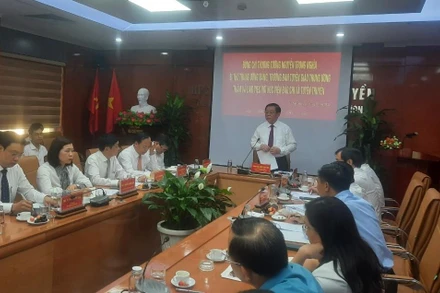 Bí thư Trung ương Đảng, Trưởng Ban Tuyên giáo Trung ương Nguyễn Trọng Nghĩa phát biểu tại buổi làm việc với Học viện Báo chí và Tuyên truyền chiều 11/7. (Ảnh: Hoàng Lâm)