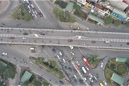 Giao thông tại nút giao Ngã Tư Sở trong sáng 9/1.