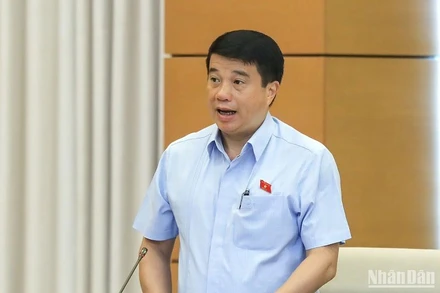 Chủ tịch Hội đồng Dân tộc của Quốc hội Y Thanh Hà Niê KĐăm trình bày báo cáo của Đoàn giám sát tại phiên họp chiều 13/9. (Ảnh: DUY LINH)