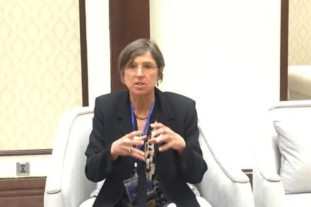 GS Pamela Christine Ronald chia sẻ về chặng đường nghiên cứu khoa học của mình. (Ảnh: VĂN TOẢN)