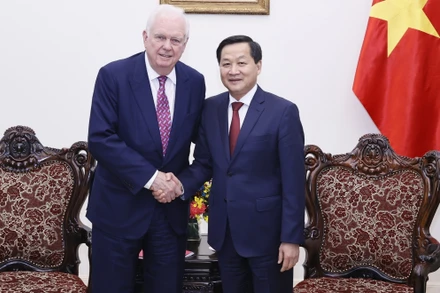 Phó Thủ tướng Lê Minh Khái tiếp ông Thomas Vallely, Giám đốc Chương trình Việt Nam tại Đại học Harvard và các chuyên gia Đại học Fulbright Việt Nam. (Ảnh: VGP)