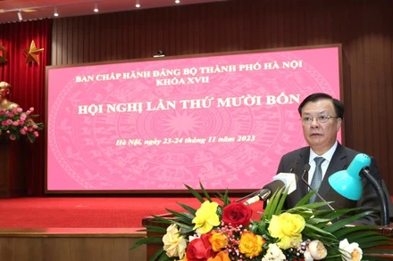 Bí thư Thành ủy Hà Nội Đinh Tiến Dũng phát biểu kết luận hội nghị.