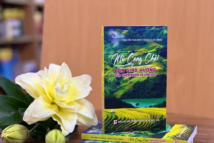 Cuốn sách "Mù Cang Chải - Bản giao hưởng giữa thiên nhiên và văn hóa" vừa được Nhà xuất bản Chính trị quốc gia Sự thật ấn hành. 