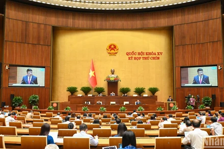 Quang cảnh phiên họp ở hội trường chiều 19/5. (Ảnh: BÙI GIANG)