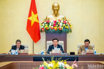 Chủ tịch Quốc hội Vương Đình Huệ chủ trì và điều hành phiên họp sáng 15/11. (Ảnh: DUY LINH)