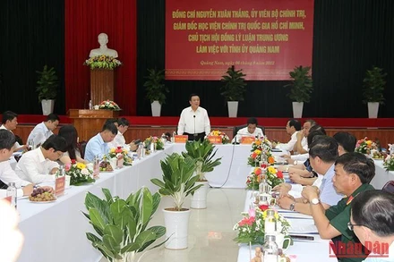 Đồng chí Nguyễn Xuân Thắng phát biểu tại buổi làm việc.