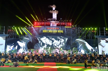 Chương trình nghệ thuật “Truông Bồn - Dấu chân anh hùng”.