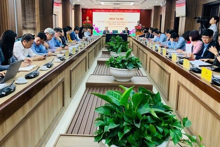 Quang cảnh hội nghị Ban chấp hành Quận ủy Tây Hồ.