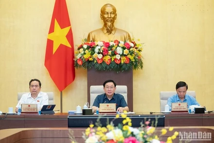 Chủ tịch Quốc hội chủ trì phiên họp của Ủy ban Thường vụ Quốc hội chiều 12/6. (Ảnh: DUY LINH)