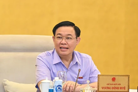 Chủ tịch Quốc hội Vương Đình Huệ phát biểu ý kiến tại phiên họp. 