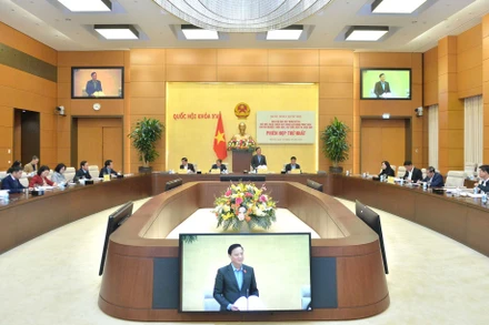 Phó Chủ tịch Quốc hội Nguyễn Khắc Định chủ trì Phiên họp thứ nhất Ban Chỉ đạo xây dựng Đề án đổi mới, hoàn thiện quy trình xây dựng pháp luật chuyên nghiệp, khoa học, kịp thời, khả thi, hiệu quả. (Ảnh: daibieunhandan.vn)