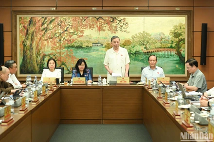 Quang cảnh một phiên thảo luận tổ tại Kỳ họp thứ 9, Quốc hội khóa XV. (Ảnh: THỦY NGUYÊN)